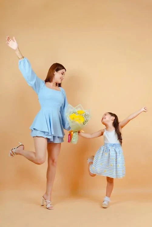 우리 아이가 부적절한 타이밍에 계속 웃는다면 어떻게? - Everbloom Path - Parent Coaching