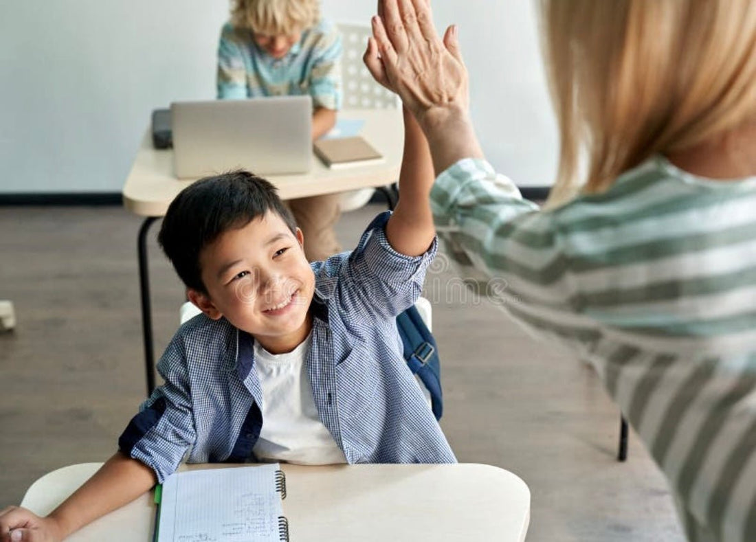 National Hug and High Five Day🙌🏻 아이와 함께하는 따뜻한 소통 - Everbloom Path - Parent Coaching